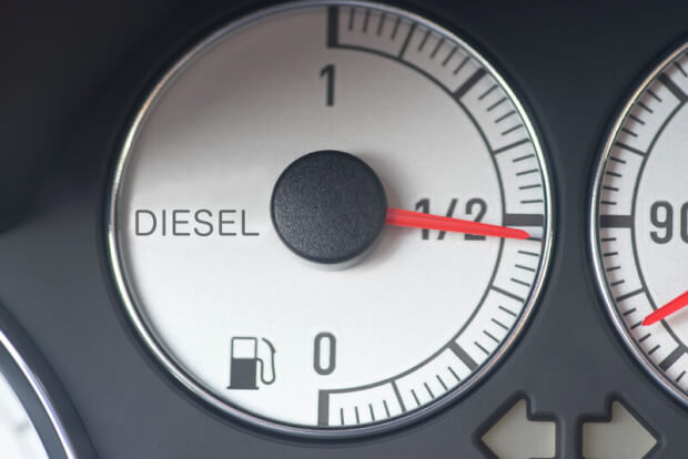 Tankanzeige Dieselfahrzeug | © panthermedia.net /stadtratte
